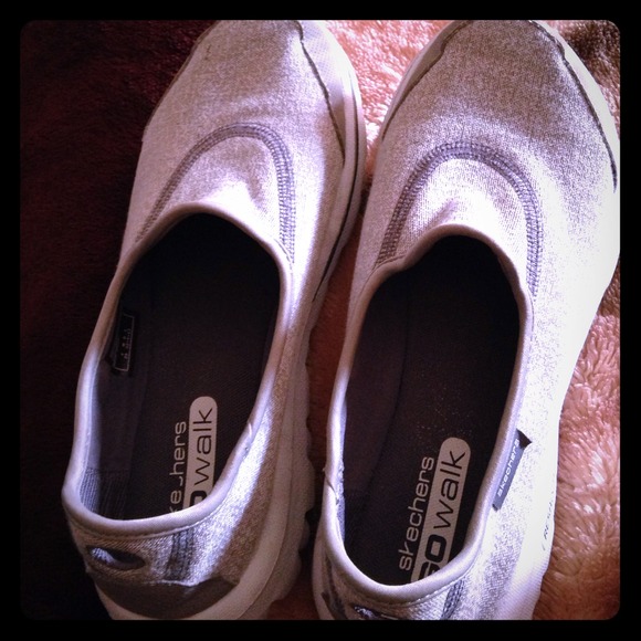 Sketchers go walk