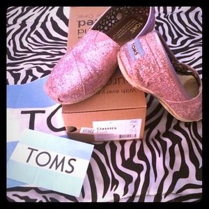 GLITTER PINK TOMS W/BOX, FLAG AND STICKER