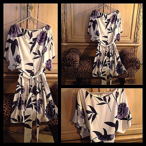 SOLD IN BUNDLE BCBGMAXAZRIA cream and navy dress - Picture 2 of 4