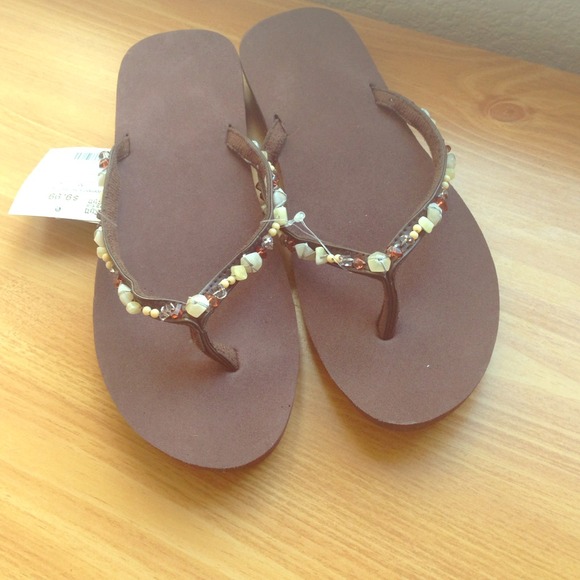 🐚✨ NWT 7/8 SEASHELL FLIP FLOPS 🐚🐚