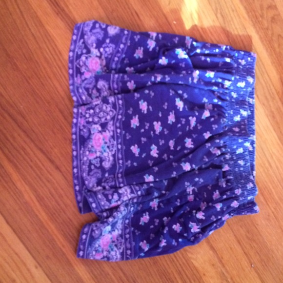 Cute floral skirt. Perfect for layering.