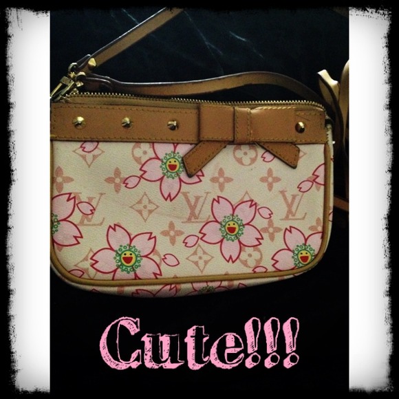 Reduced! Cute little LV pochette