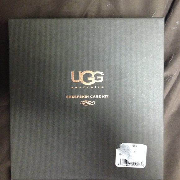 UGG sheepskin care kit never used