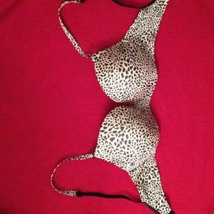 Victoria's Secret 34D bra