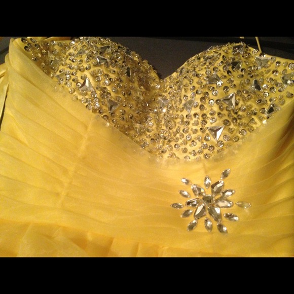 Short formal dress