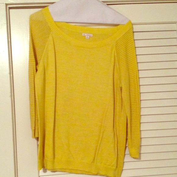 Gap yellow mesh pullover