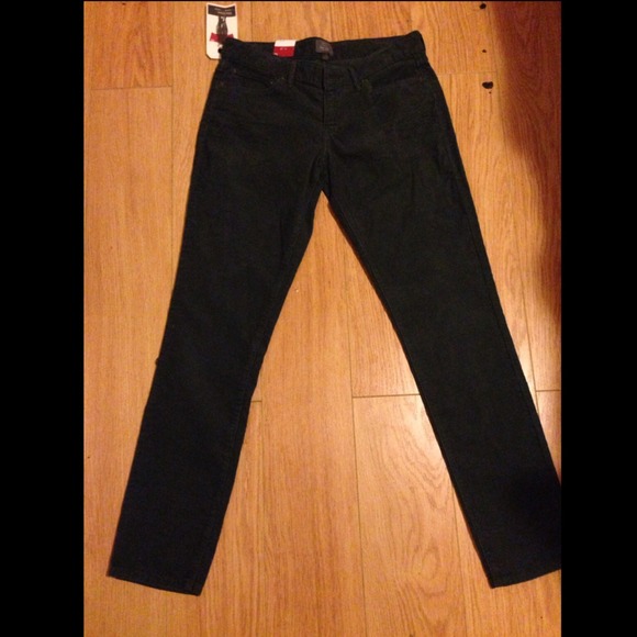 NWT Levi's forest green corduroys