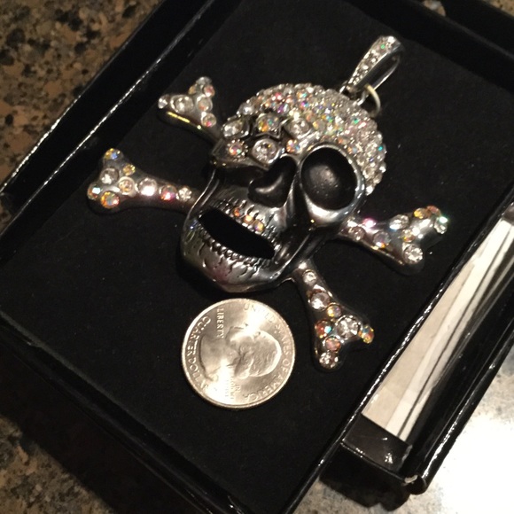 SKULL PENDENT🎉HOST PICK🎃10/31👻🎃 - Picture 4 of 4