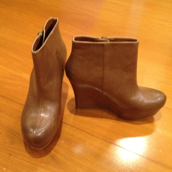 Tan ankle boots sz 6.5
