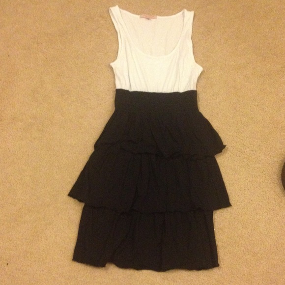 Casual Couture black and white layered dress