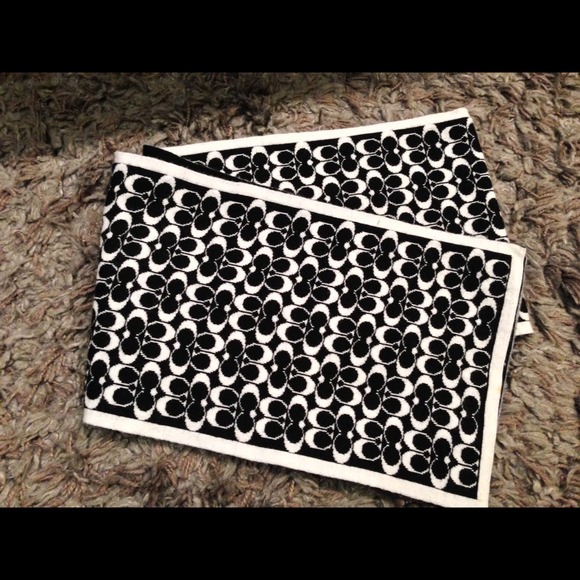 100% merino wool Coach scarf - Picture 1 of 3