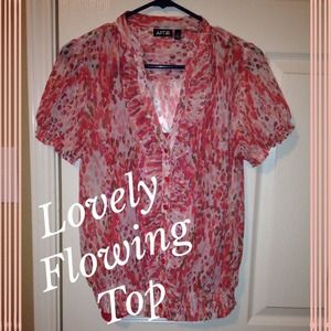 😄SOLD Beautiful Dress Top with Great Design