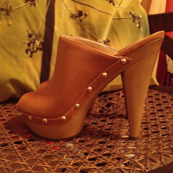 Chunky studded heals