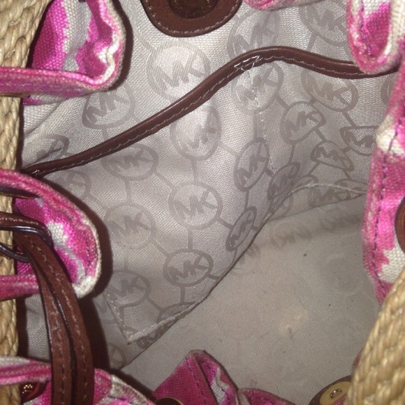 Michael Kors Tye Die Tote - Picture 2 of 2