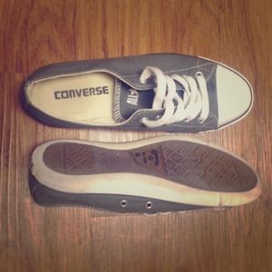 Gray slim converse size 5.5