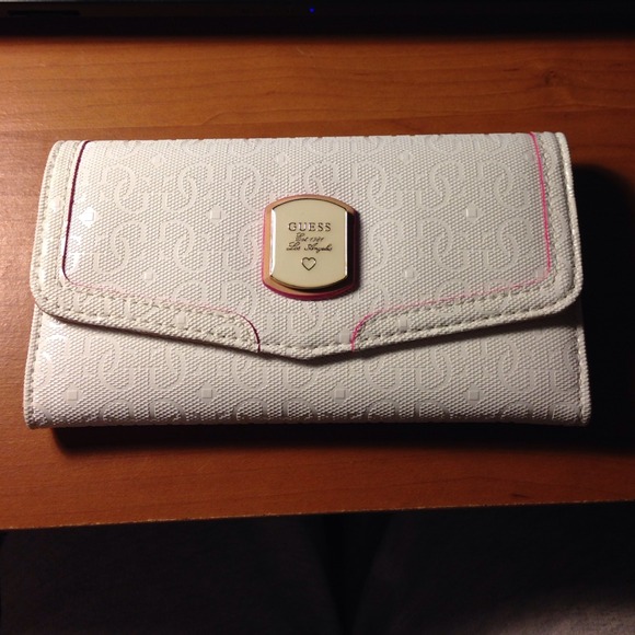 GUESS wallet