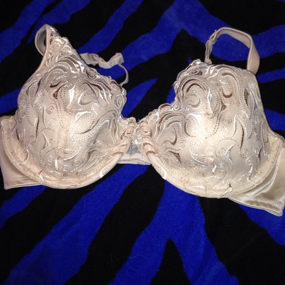 Playtex skin color bra