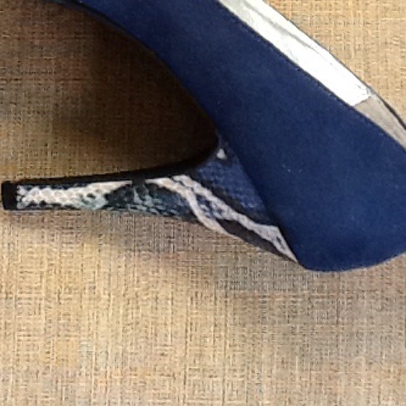 🚫SOLD🚫Reptile!🐍Brand New Rampage Pumps👠 - Picture 2 of 3