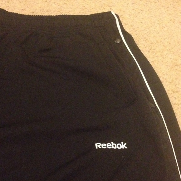 Men's black Reebok button downs - Picture 2 of 2