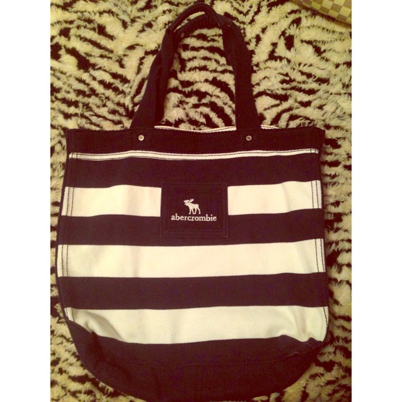Ambercrombie Bag - Picture 1 of 3