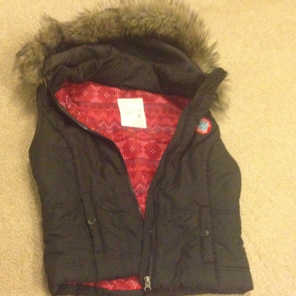 Black Aeropostale vest