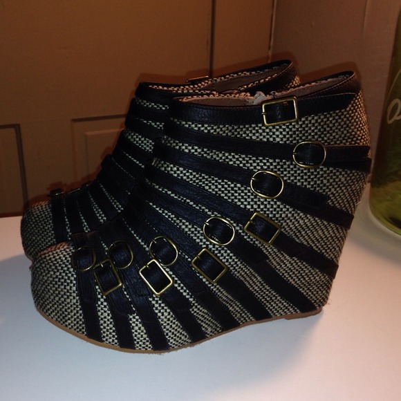 REDUCED Jeffrey Campbell Multi Buckle Wedges