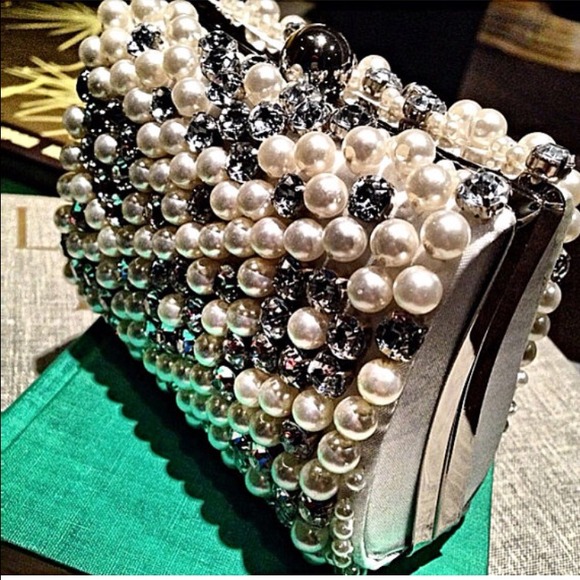 NWT Pearl and Bling Clutch w/Shoulder Chain Strap - Picture 2 of 4