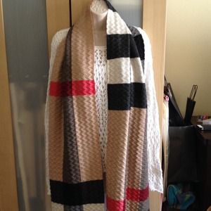 TRADED!AUTHENTIC BURBERRY GIANT CHECK SCARF