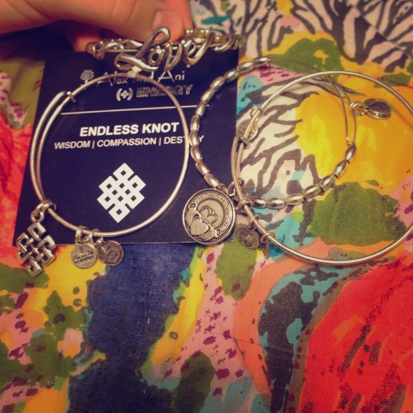 Alex and ani bundle!!!