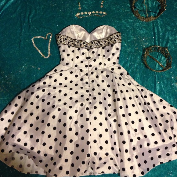 👑Tony Bowls Dress!💎Size 2💖Hottest at the party - Picture 2 of 4