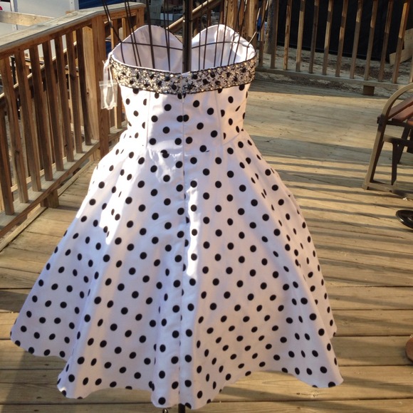 👑Tony Bowls Dress!💎Size 2💖Hottest at the party - Picture 4 of 4