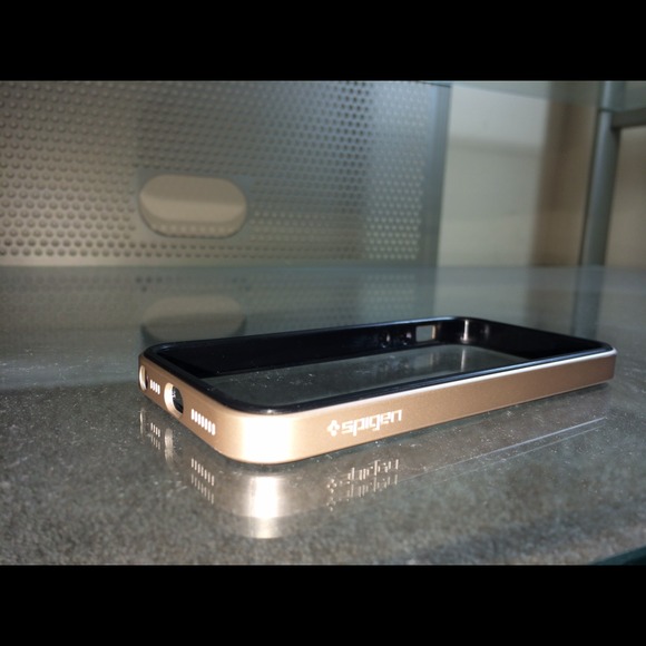 Gold iPhone 5/5s bumper case!!!!