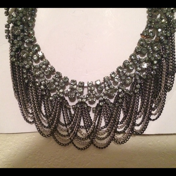 BCBG necklace SOLD IN BUNDLE - Picture 3 of 5
