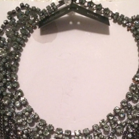 BCBG necklace SOLD IN BUNDLE - Picture 5 of 5