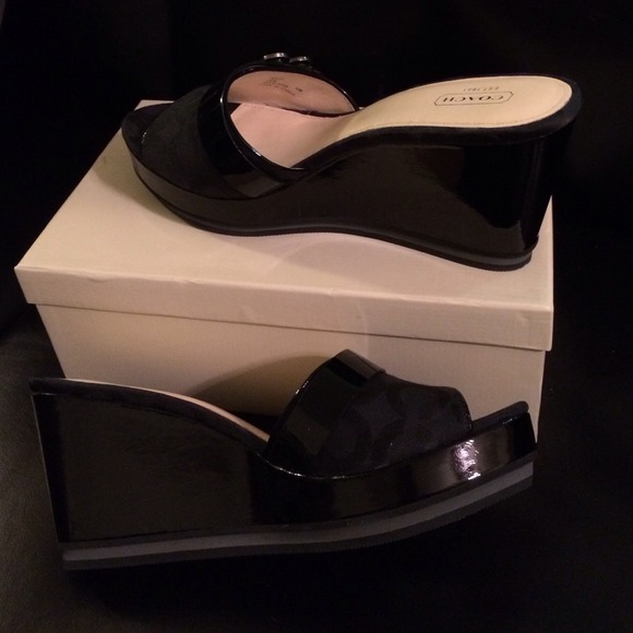 Coach size 10 Geri Patent Leather Black Wedge - Picture 3 of 3
