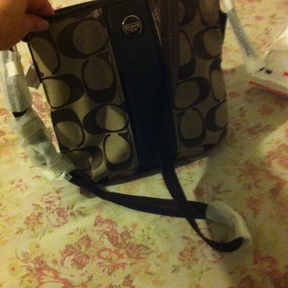 ❌🚫SOLD on another site 🚫❌NEW coach crossbody - Picture 2 of 4