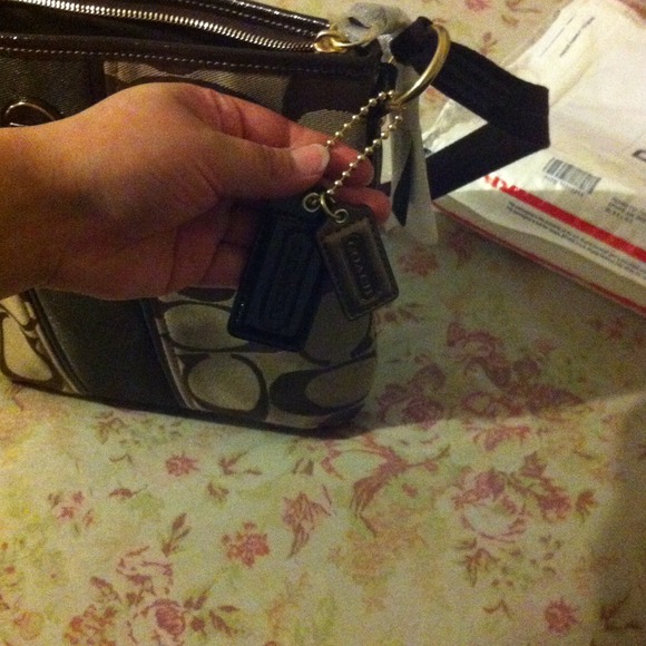 ❌🚫SOLD on another site 🚫❌NEW coach crossbody - Picture 3 of 4