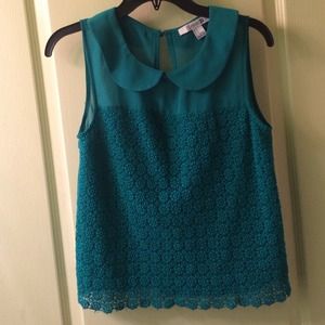 No sleeve dark green crotchet blouse