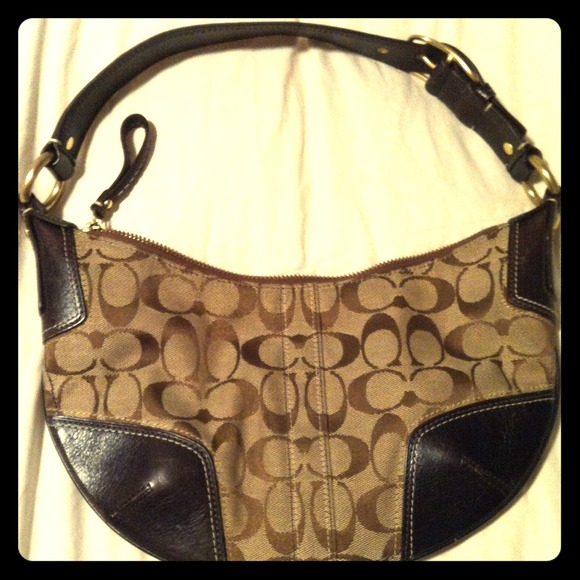 AUTHENTIC COACH PURSE!