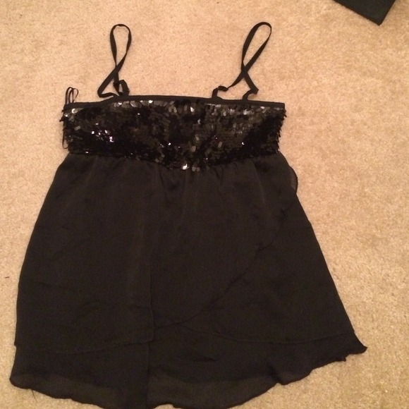 Black sequin top. NO trades