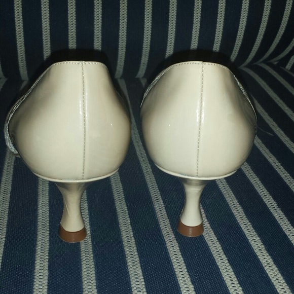 Beige Ivory Patent Pumps Heels 36/5.5 Gorgeous!!! - Picture 3 of 4