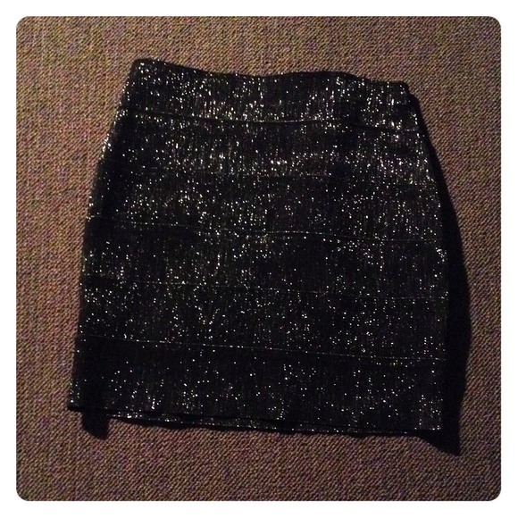 Black sparkled skirt - Picture 1 of 1
