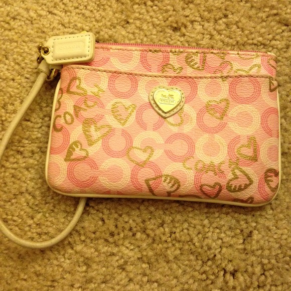 ✨Recently REDUCED✨ Authentic Coach wristlet