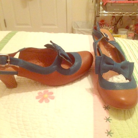 $65PP!JEFFREY CAMPBELL "Proper-2" heels! AUTHENTIC
