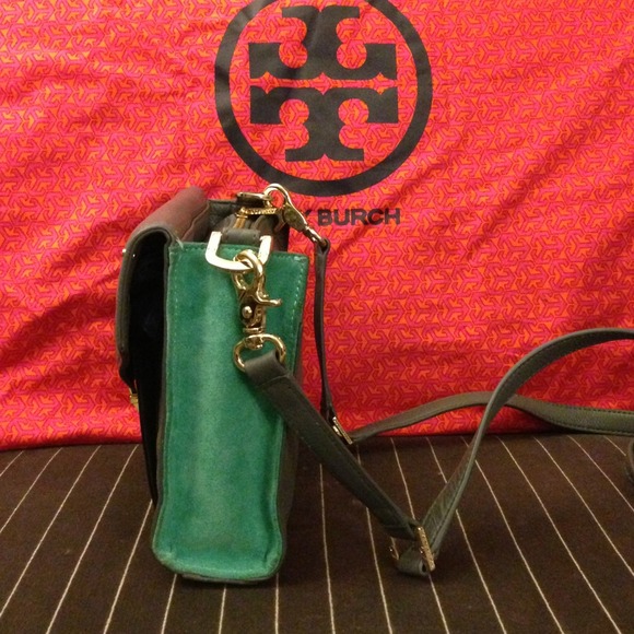 SOLD on Tradesy Tory Burch Rachel crossbody clutch - Picture 2 of 4