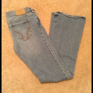 🎉BUNDLE!🎉 Hollister Jeans and Wet Seal Shirt