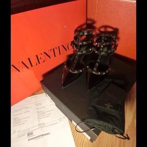 New!!! Bought in Neiman Marcus. Size:5.5