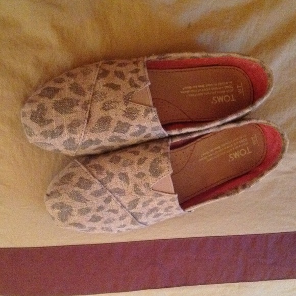 TOMS Leopard Burlap Classics