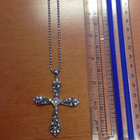 🚫SOLD🚫Cross necklace - Picture 3 of 4