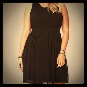 Forever 21 + Black Pleated Dress